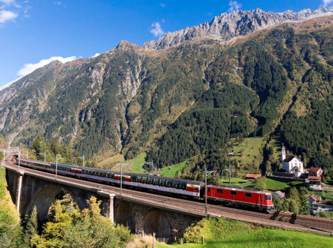 35_Gotthard Panorama Express_Wassen_©SBB CFF FFS